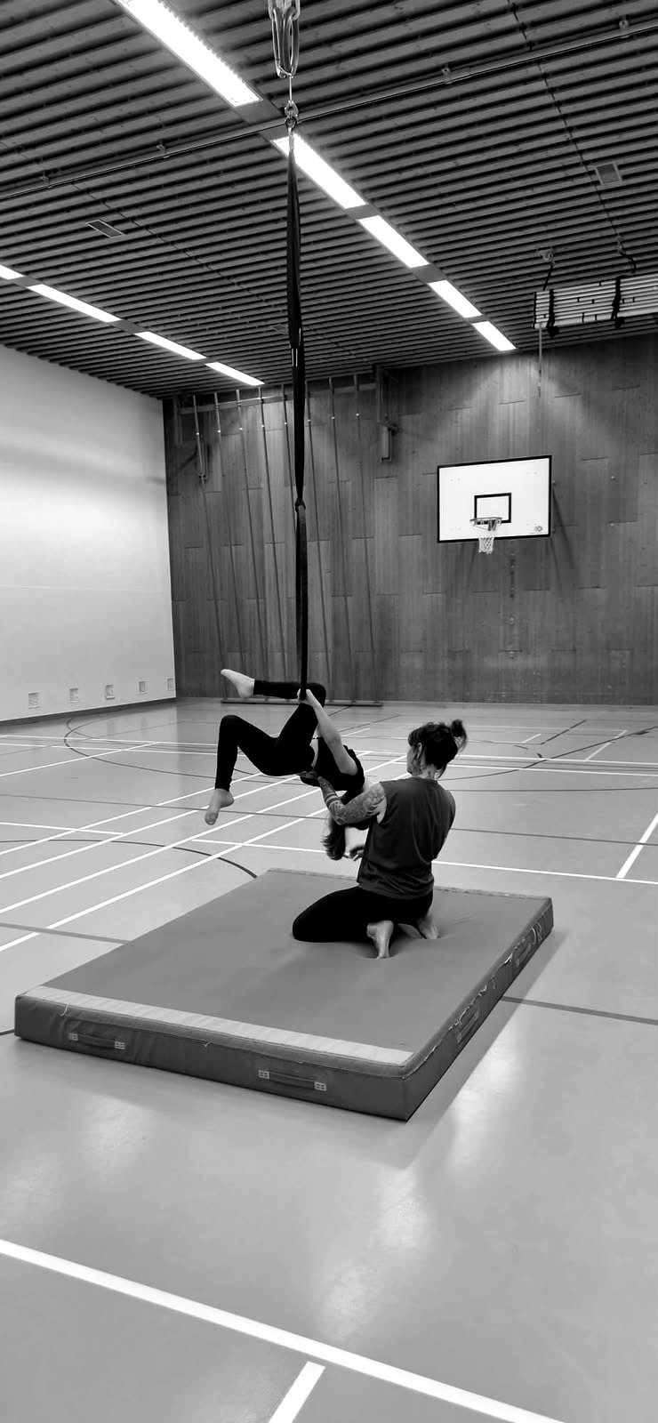 Acro Kids Training am Aerial Hoop mit Ramona, The Movement Chur